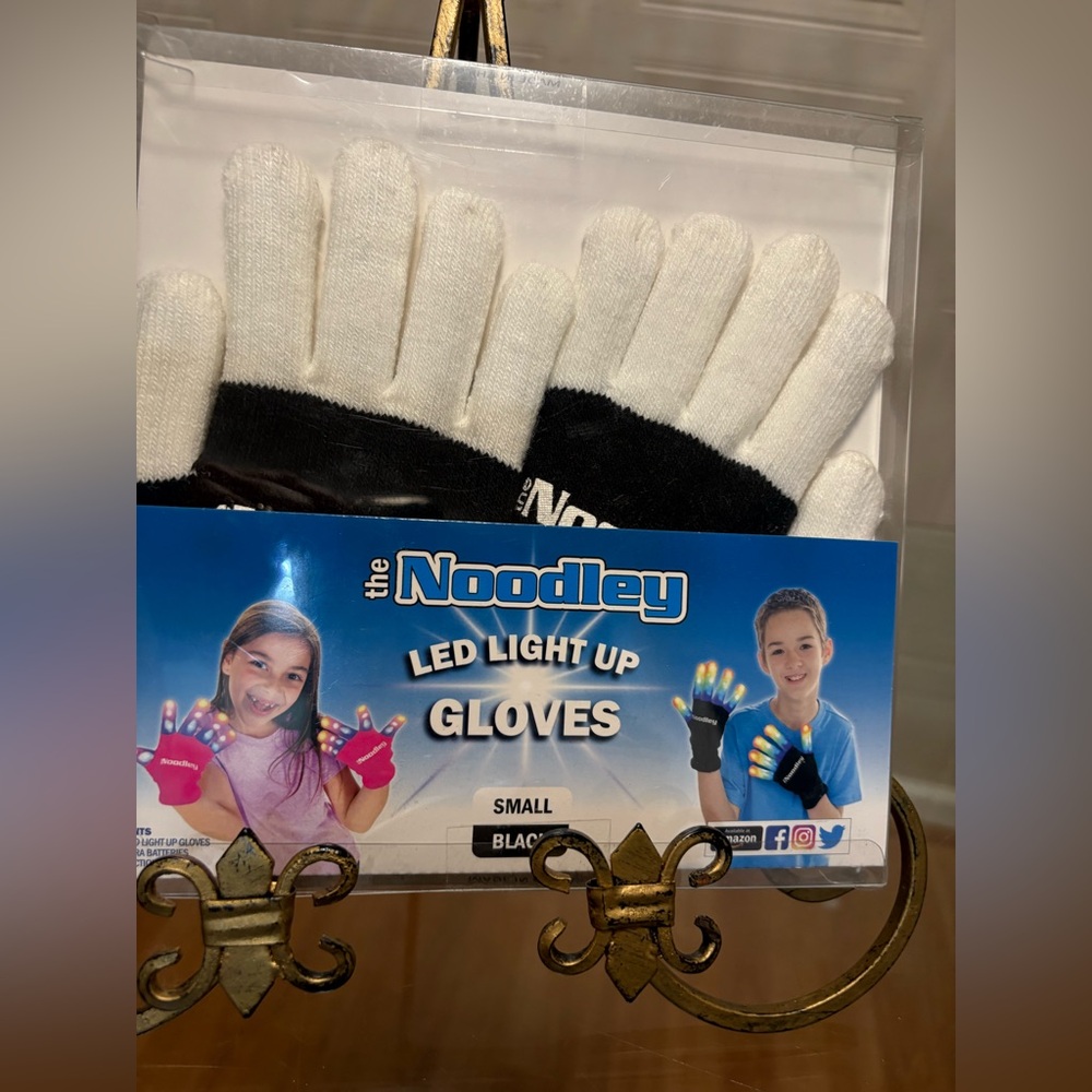Brand New The Noodley, LED Light Up Gloves, Medium, Black